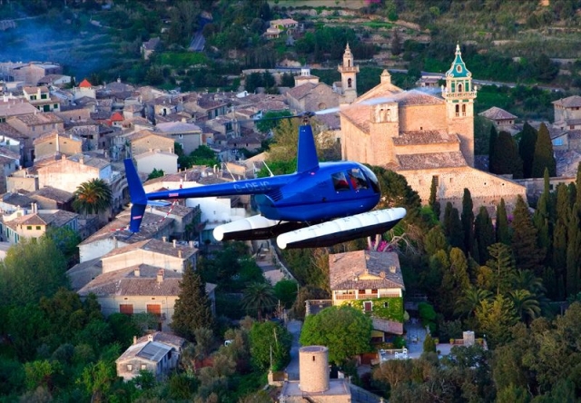 Sobrevolando el pueblo